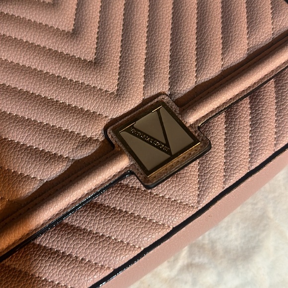 *NEW* Baby Pink Victorias Secret Purse w/ Goldtone Chain Straps - Picture 9 of 9